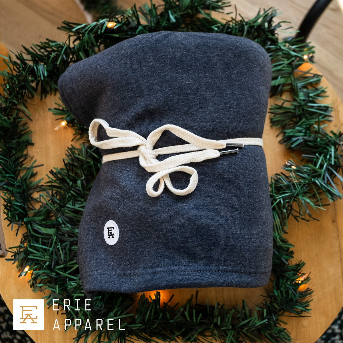 EA Basic Sweatshirt Blanket